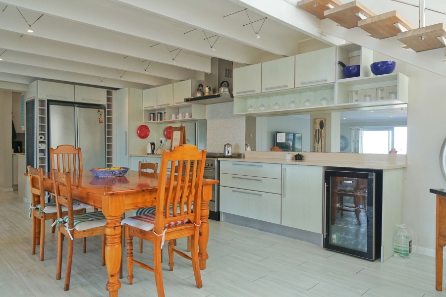 4 Bedroom Property for Sale in Winterstrand Eastern Cape